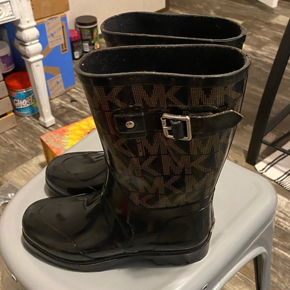Michael Kors Shoes - MICHAEL KORS Rainboots